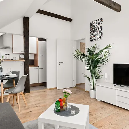 Mola Apartments-charmante Mit Klimaanlage Im Zentrum Für 3 Personen-große Dachterrasse-grill-gratis Parken-wlan *