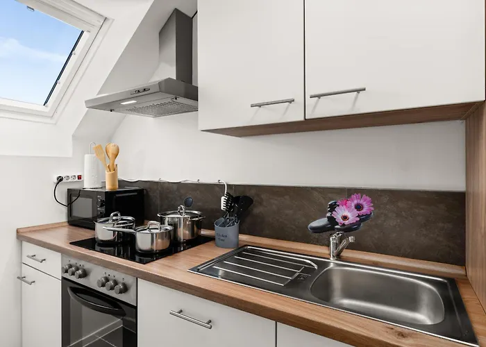 Mola Apartments-charmante Im Zentrum Fuer 3 Personen-grosse Dachterrasse-grill-gratis Parken-wlan